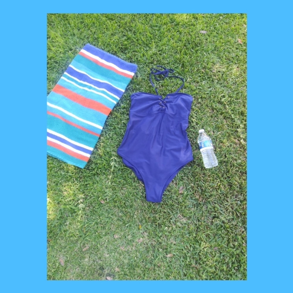 Old Navy Swimsuit Size Large